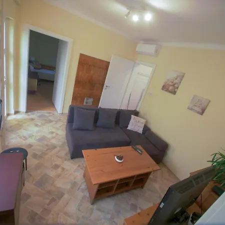 Apartament Estike *