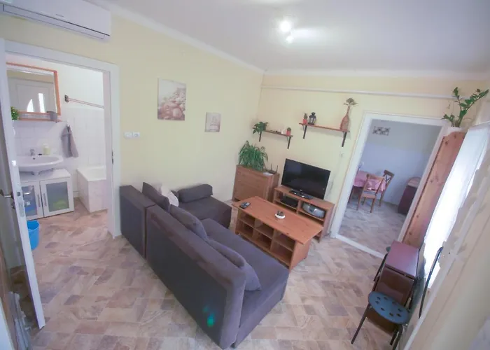 Apartament Estike