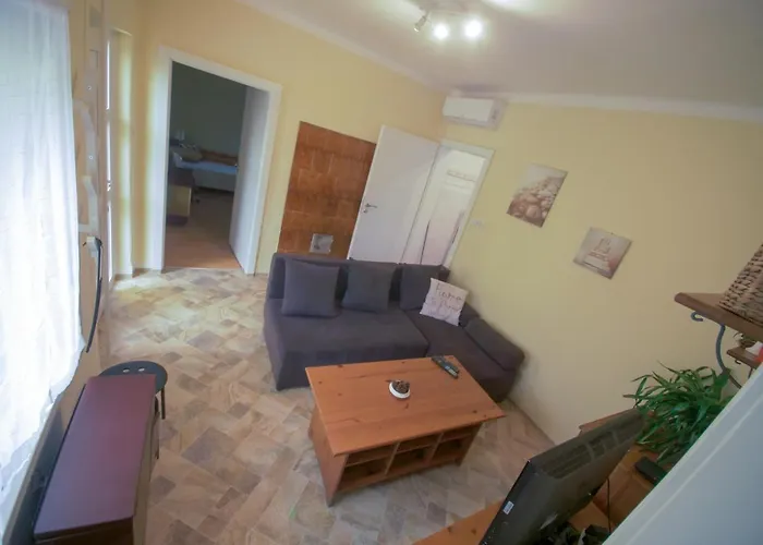 Apartament Estike *